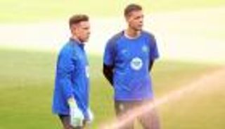 لا مكان لتير شتيغن.. برشلونة يجدد عقد تشيزني حتى 2027