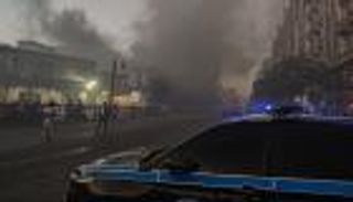 تجدد النيران بسنترال رمسيس وسط القاهرة.. و14 إصابة في حصيلة أولية