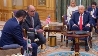 ترامب في لقاء سابق مع الرئيس السوري أحمد الشرع