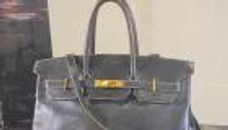 جين بيركن تطرح حقيبتها الأسطورية Hermès في مزاد علني