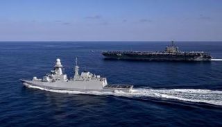 سفن حربية في البحر الأحمر