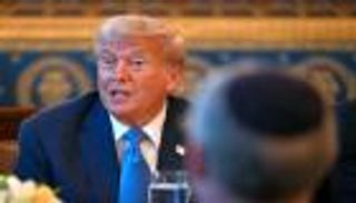 «يتعرضون لضربات قاسية».. ترامب يعلن عن قرار جديد بشأن تسليح أوكرانيا