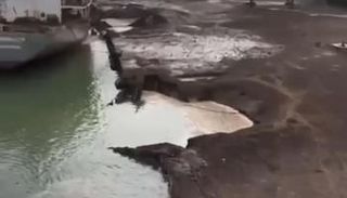 ميناء الحديدة بعد القصف الإسرائيلي.. متداولة