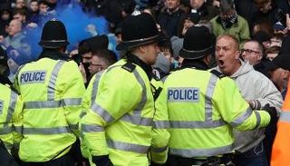 تأمين الدوري الإنجليزي الممتاز