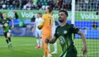 أثار التساؤلات.. لماذا يغيب عمورة عن تحضيرات فولفسبورغ؟