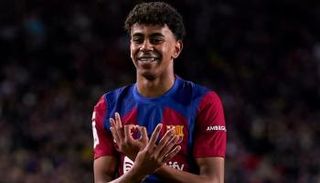 لامين يامال نجم برشلونة 