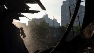 دمار جراء غارة على كييف- أرشيفية