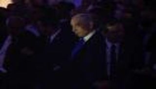 كيف أعاد نتنياهو تشكيل «كارثة سياسية» إلى «نصر» يبقيه في السلطة؟