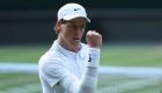 سينر يهزم ألكاراز ويتوج بلقب بطولة ويمبلدون للمرة الأولى