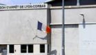 هروب سجين فرنسي من محبسه داخل حقيبة