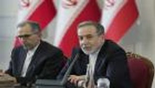 النووي الإيراني.. طهران تسعى لـ«ضمانات» أمريكية وتتحدى «زناد أوروبا»