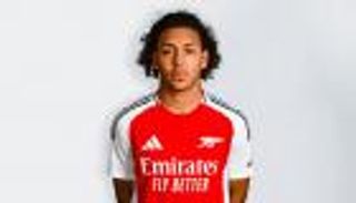 لاعب مصري يوقع عقداً احترافياً مع أرسنال.. من هو؟