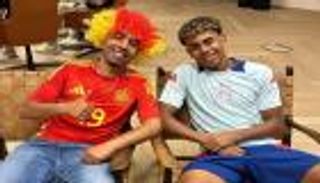 بأغنية راب.. والد لامين يامال يقتحم عالم الفن