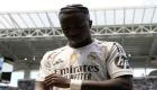 طريق مسدود.. ريال مدريد يجمد مفاوضات فينيسيوس