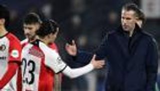 أبرزها فان بيرسي.. 3 عوائق تصعّب انتقال حاج موسى لبنفيكا