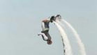 التصريح بدفن لاعب «الفلاي بورد» بعد مصرعه في عرض استعراضي بمصر