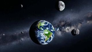 أقمار صغير تهرب من القمر لتزور الأرض