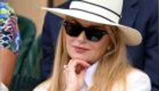 بشعرها الحقيقي بالمدرجات الملكية.. نيكول كيدمان في ظهور نادر