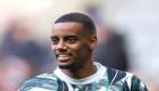 قنبلة الانتقالات.. ليفربول يرصد مبلغاً خرافياً لضم إيزاك