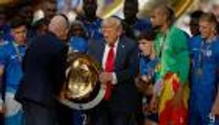 ترامب يثير الجدل.. هل تتغير «سوكر» إلى «فوتبول» في أمريكا؟