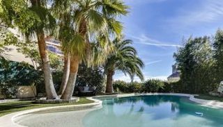 المسابح الخاصة تثير أزمة في فرنسا