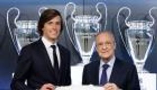 لحظة مؤثرة.. كاريراس يبكي بعد عودته إلى ريال مدريد (فيديو)