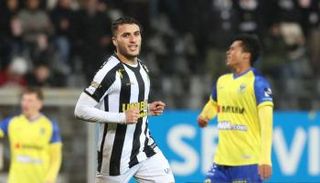 تيطراوي لاعب شارلوروا