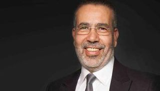 تفاصيل أزمة مدحت العدل وحفيدة أم كلثوم