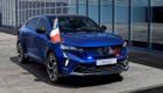 رينو رافال.. السيارة الرئاسية الجديدة التي ترمز إلى الحداثة والأناقة