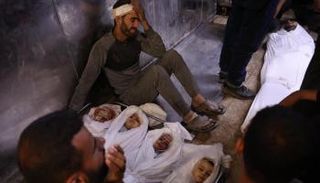 جثث أطفال فلسطينيين قتلوا في قصف إسرائيلي بغزة