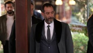 الفنان التركي إيمري تورون