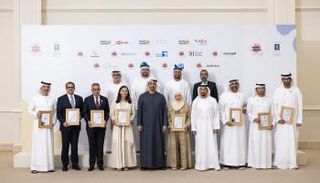 محمد بن زايد يكرم الحاصلين على «علامة الجودة لبيئة عمل داعمة للوالدين»