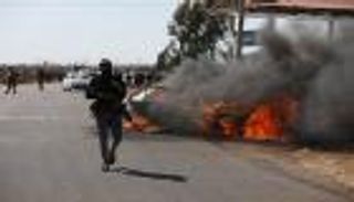 سوريا.. تجدد الاشتباكات في السويداء وإسرائيل تهاجم مواقع عسكرية