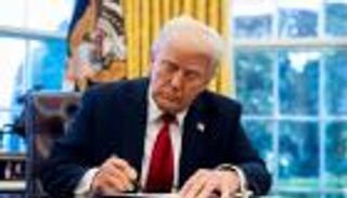 «هدر تام للمال».. ترامب يوقف تمويل مشروع القطار السريع في كاليفورنيا