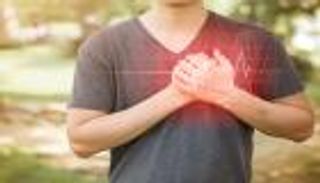 هل الحرارة المرتفعة تصيبك بنوبة قلبية؟ تحذيرات طبية عاجلة من موجات الحر