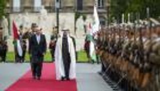 محمد بن زايد ورئيس المجر يبحثان تعزيز علاقات التعاون بين البلدين