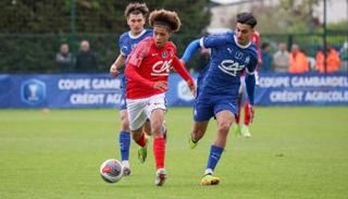 الموهبة الجزائرية كريان منصوري