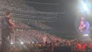 حفل كولدبلاي.. أبرز المعلومات عن صاحبة «تريند العناق» كريستين كابوت