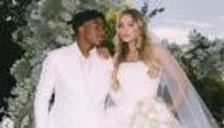 بنود غريبة في عقد زواج إندريك: مخالفة «ok» تساوي آيفون