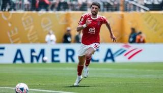 وسام أبوعلي مهاجم الأهلي