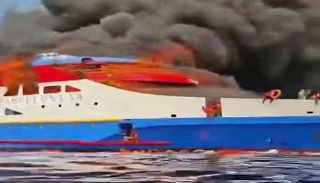 حريق عبارة الركاب برشلونة