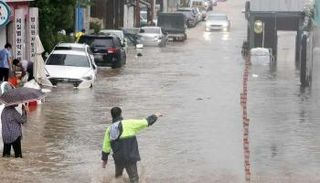 السيول والانهيارات الأرضية تضرب كوريا الجنوبية