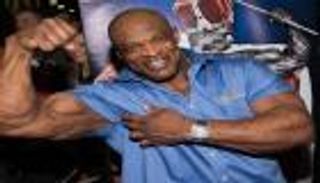 فيديو صادم.. أسطورة رياضية لا يستطيع المشي