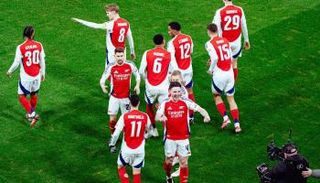 موعد مباراة ميلان وأرسنال اليوم 