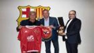 تعاون مفاجئ بين الأهلي المصري وبرشلونة.. ما السر؟