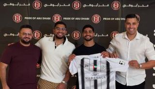 إبراهيم عادل بقميص الجزيرة الإماراتي