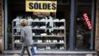 تخفيضات صيف 2025 في فرنسا.. موسم باهت وتراجع في المبيعات رغم العروض