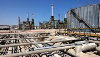 تعليق العمل بمعايير عالمية لانبعاثات النفط والغاز بعد انسحاب شل وآخرين