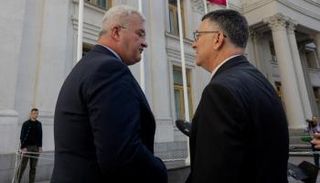 وزيرا خارجية أوكرانيا وإسرائيل قبل اجتماعهما في كييف