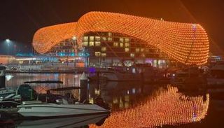 إضاءة أبرز المعالم في أبوظبي